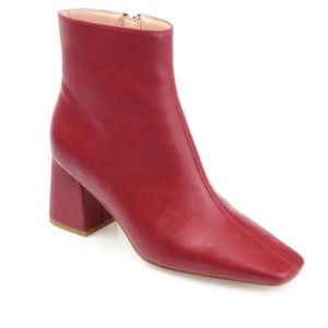 JOURNEE COLLECTION HAYLINN BOOT - Size 6.5